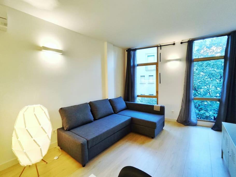 Moderno Apartamento En Terrassa Centro Ngoại thất bức ảnh