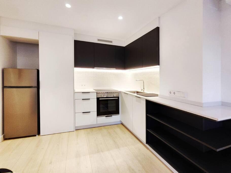 Moderno Apartamento En Terrassa Centro Ngoại thất bức ảnh