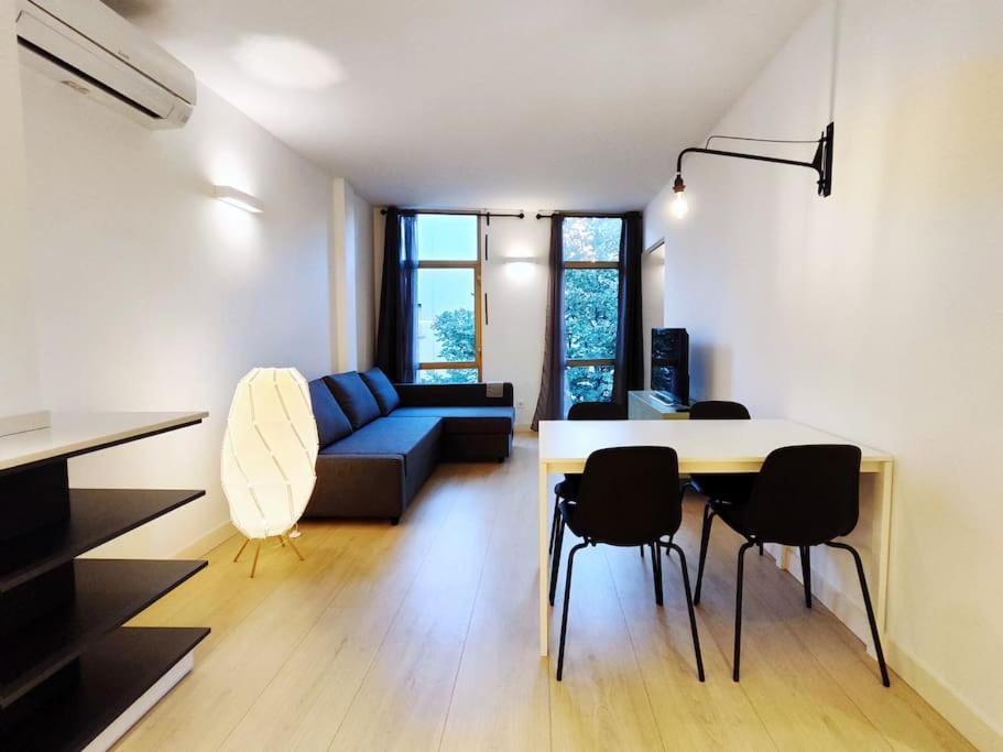 Moderno Apartamento En Terrassa Centro Ngoại thất bức ảnh