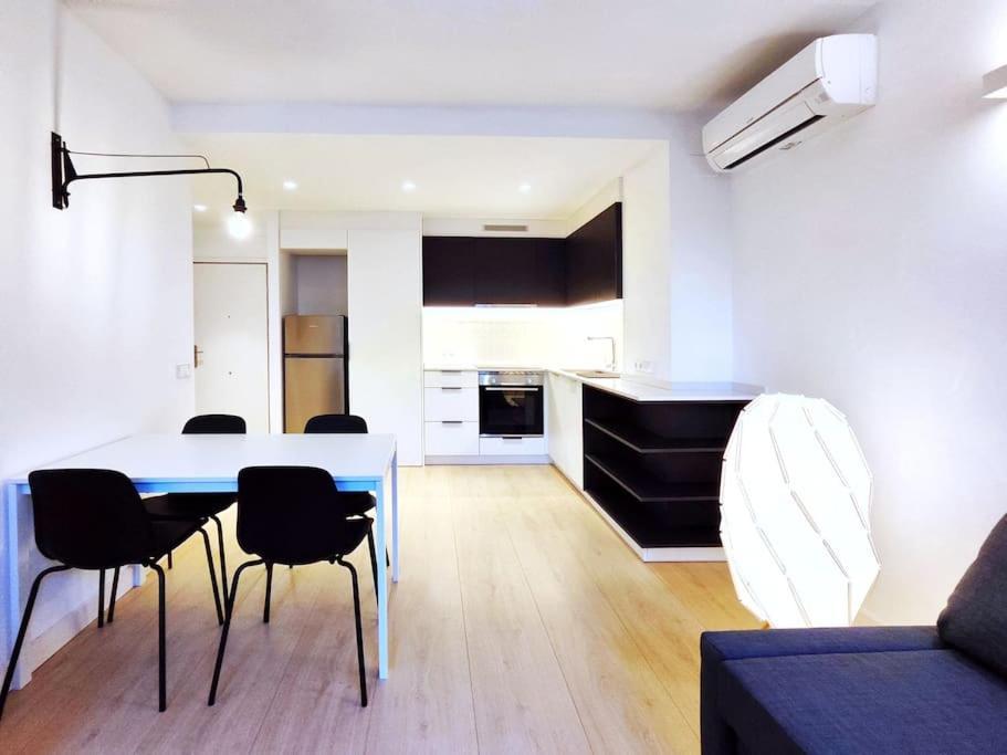 Moderno Apartamento En Terrassa Centro Ngoại thất bức ảnh