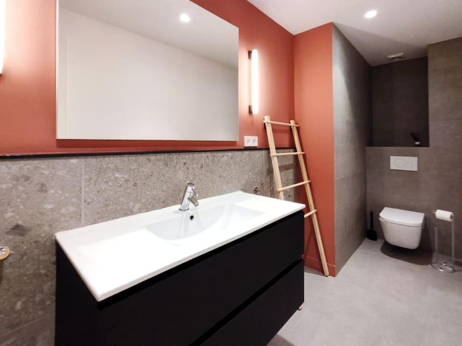 Moderno Apartamento En Terrassa Centro Ngoại thất bức ảnh